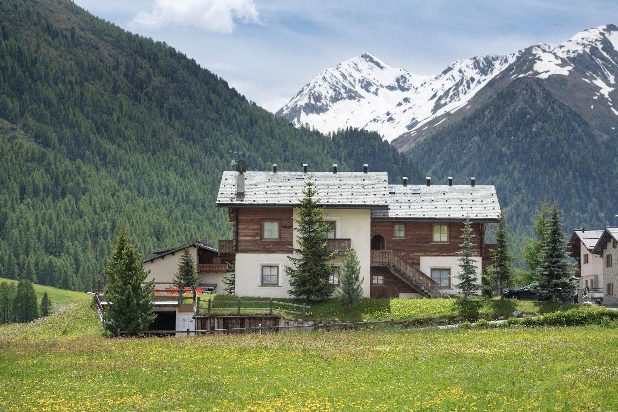 Residence Le Cascate Livigno Buitenkant foto