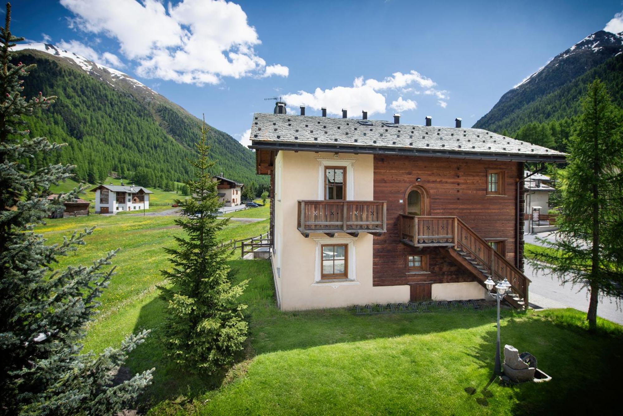 Residence Le Cascate Livigno Buitenkant foto