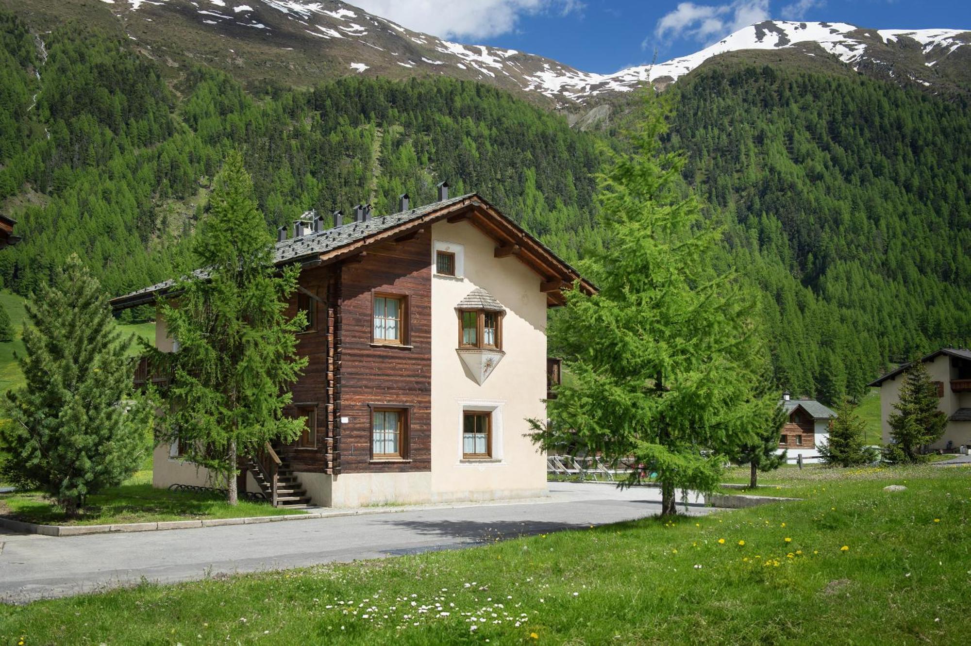 Residence Le Cascate Livigno Buitenkant foto