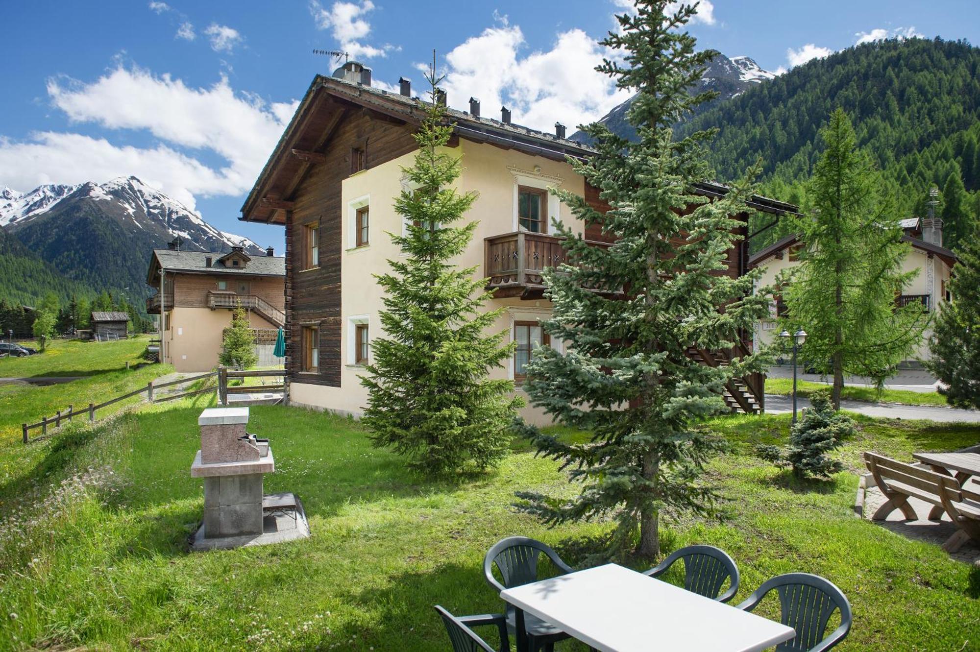 Residence Le Cascate Livigno Buitenkant foto