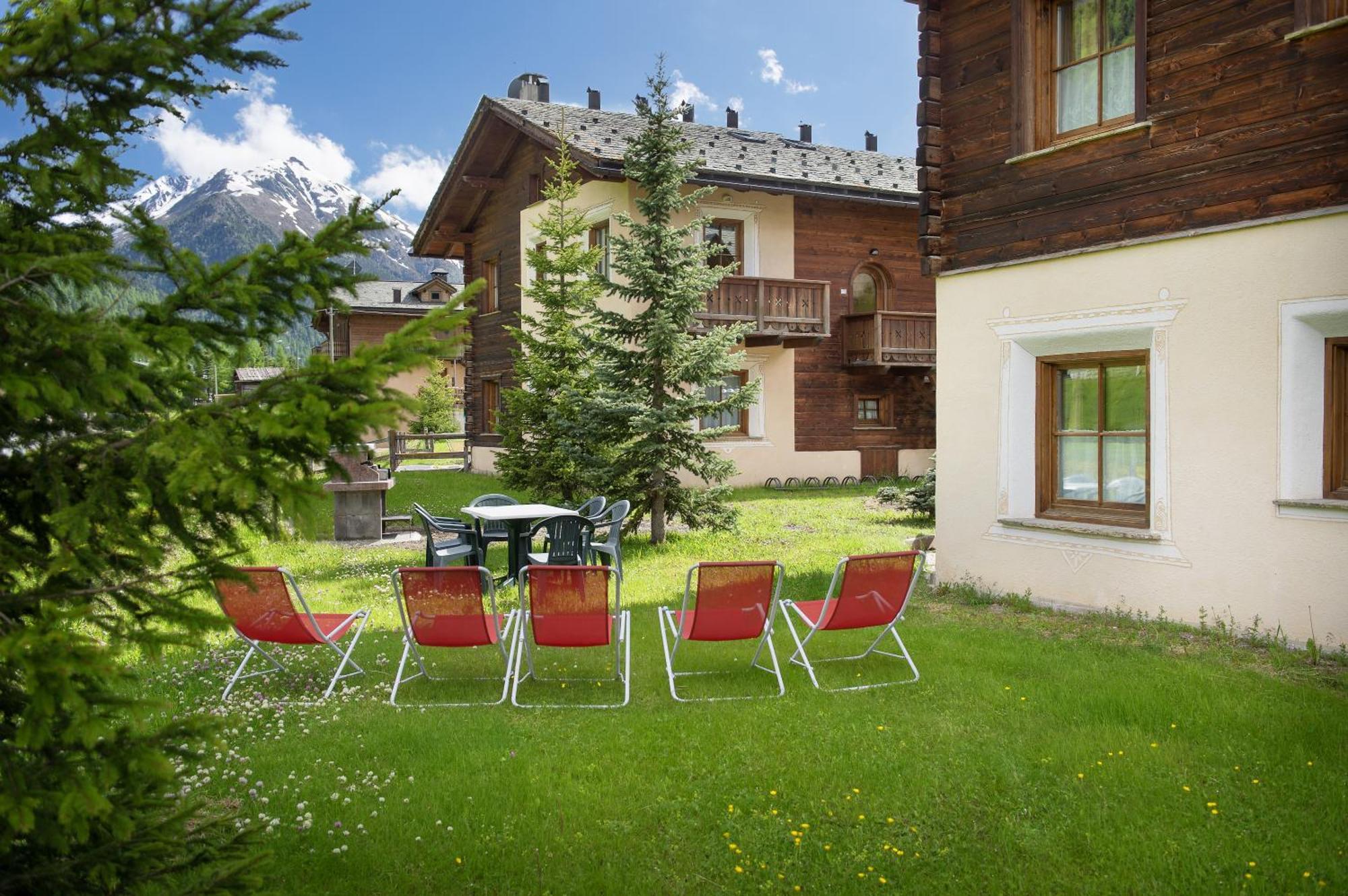 Residence Le Cascate Livigno Buitenkant foto
