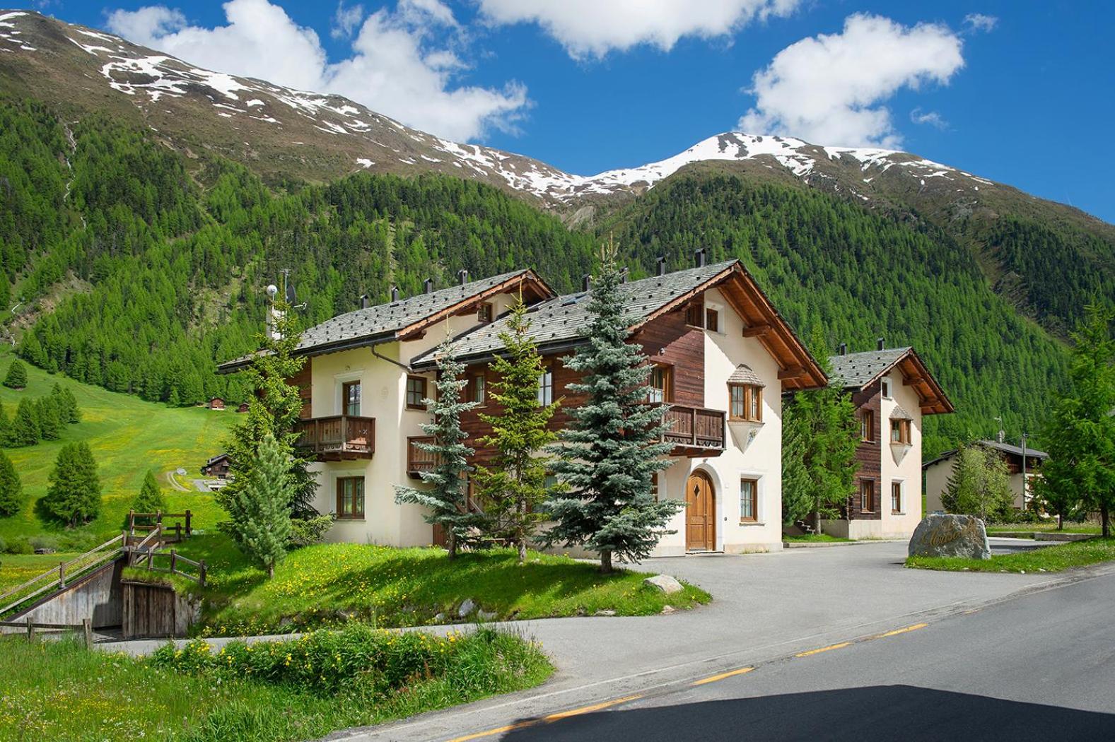 Residence Le Cascate Livigno Buitenkant foto