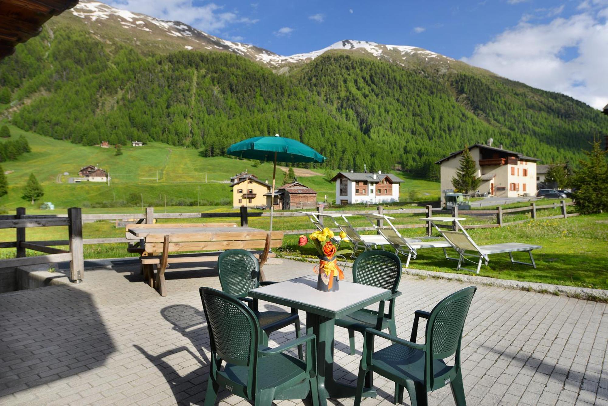 Residence Le Cascate Livigno Buitenkant foto